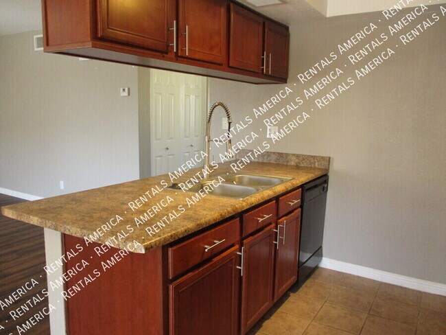 Foto del edificio - 1350 N 85th Pl