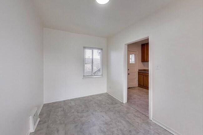 Foto del edificio - 5492 Ruth Ave