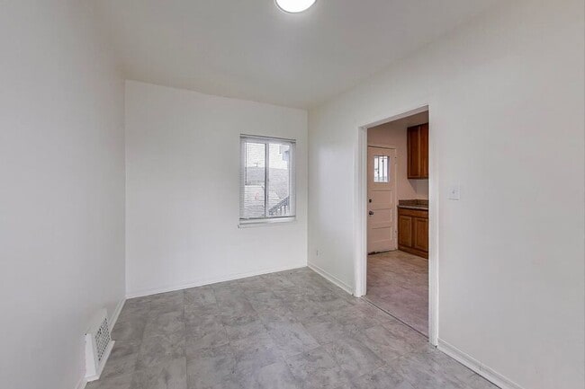 Building Photo - 5492 Ruth Ave