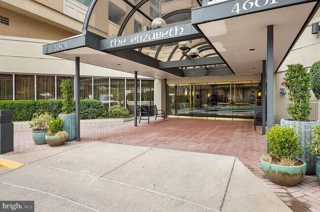 Building Photo - 4601 N Park Ave