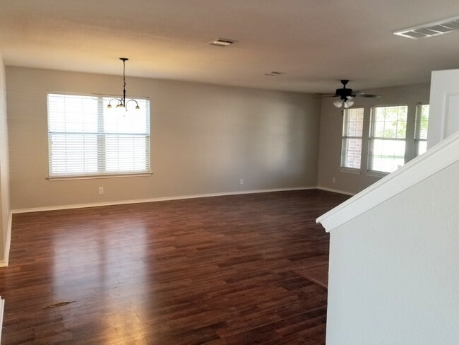 Building Photo - 196 Valero Dr