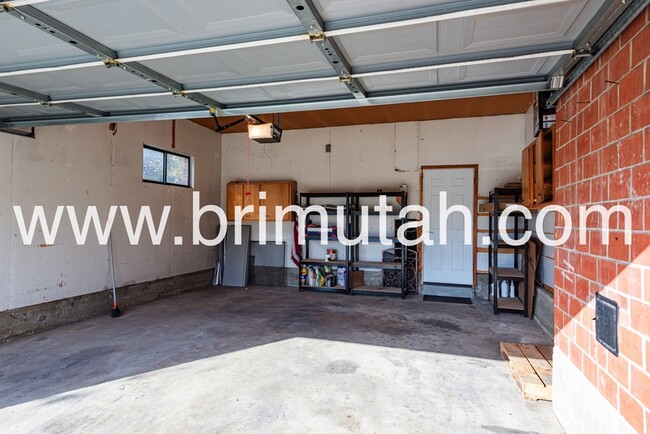 Building Photo - 1737 E Lahar Dr