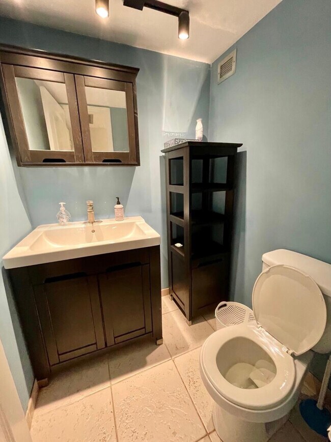 Building Photo - 2750 NE 183rd St