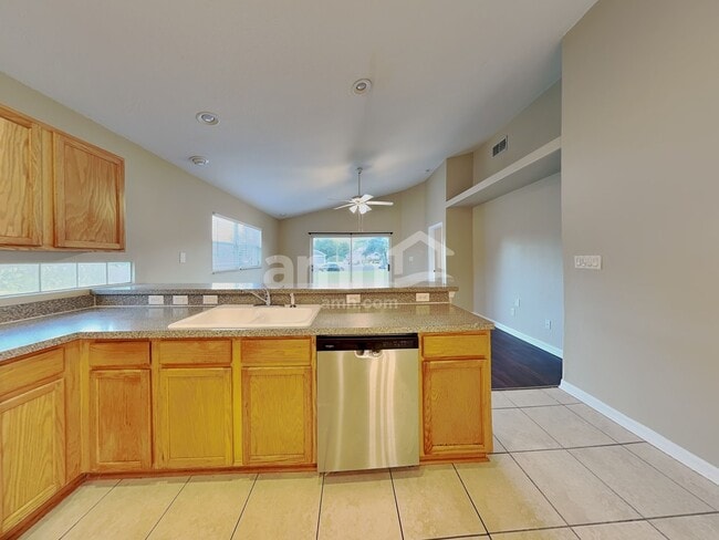 Foto del edificio - 100 Fieldstream North Blvd