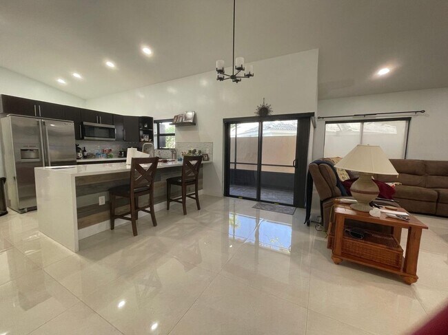 Foto del edificio - 5811 Brighton Ln