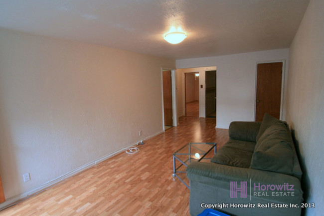 Foto del edificio - 25-58-58 44th St