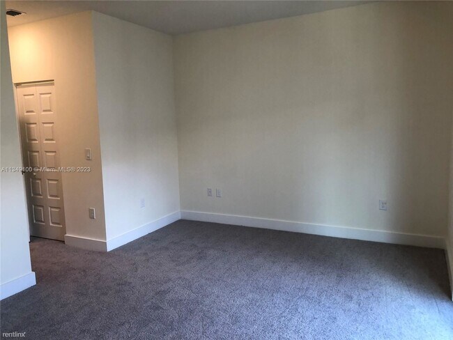 Foto del edificio - 3 br, 2.5 bath Townhome - 4721 NW 83rd Pkw...