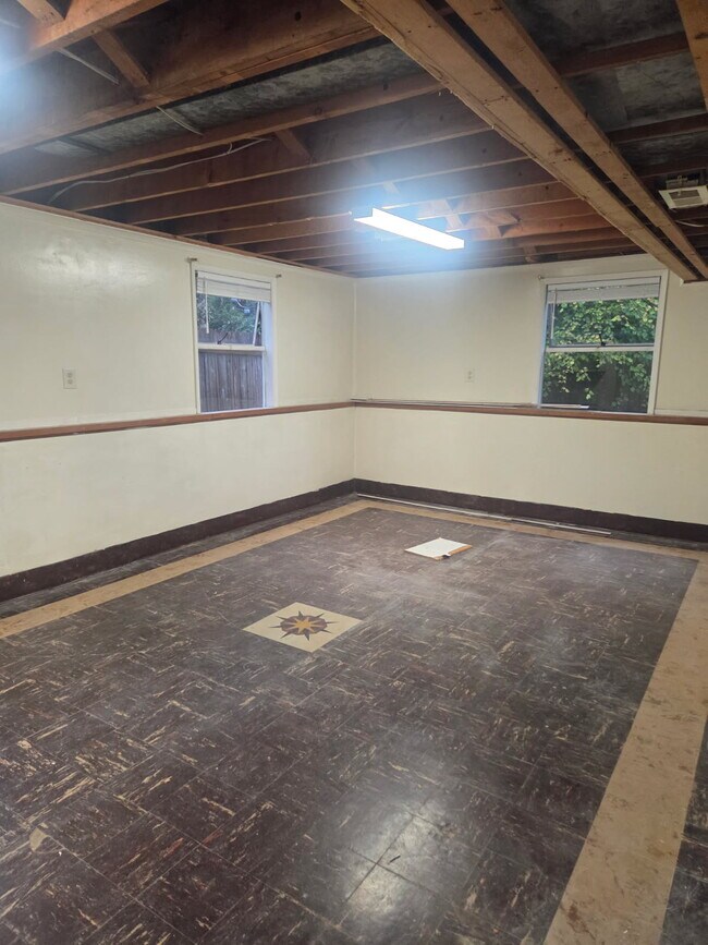 Building Photo - 3543 NE 93rd St