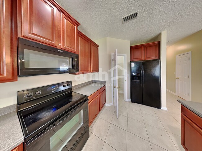 Foto del edificio - 14080 Bradley Cove Rd