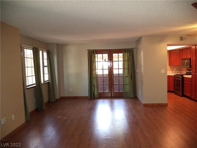 Foto del edificio - 5899 Laredo St