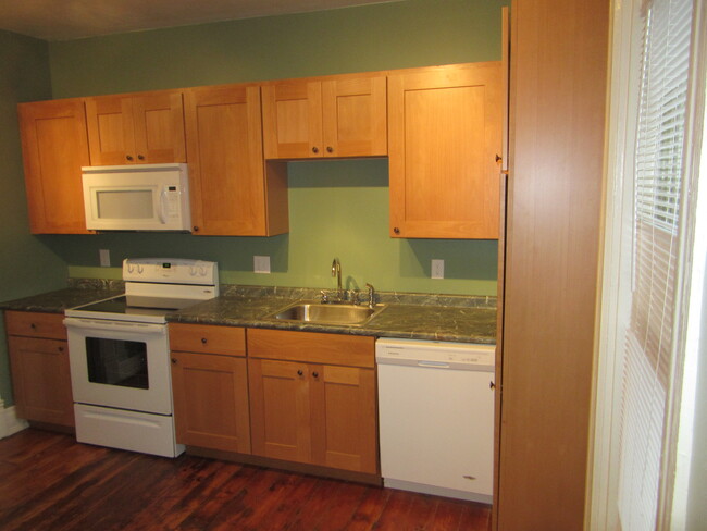 kitchen - 105 W Vine St