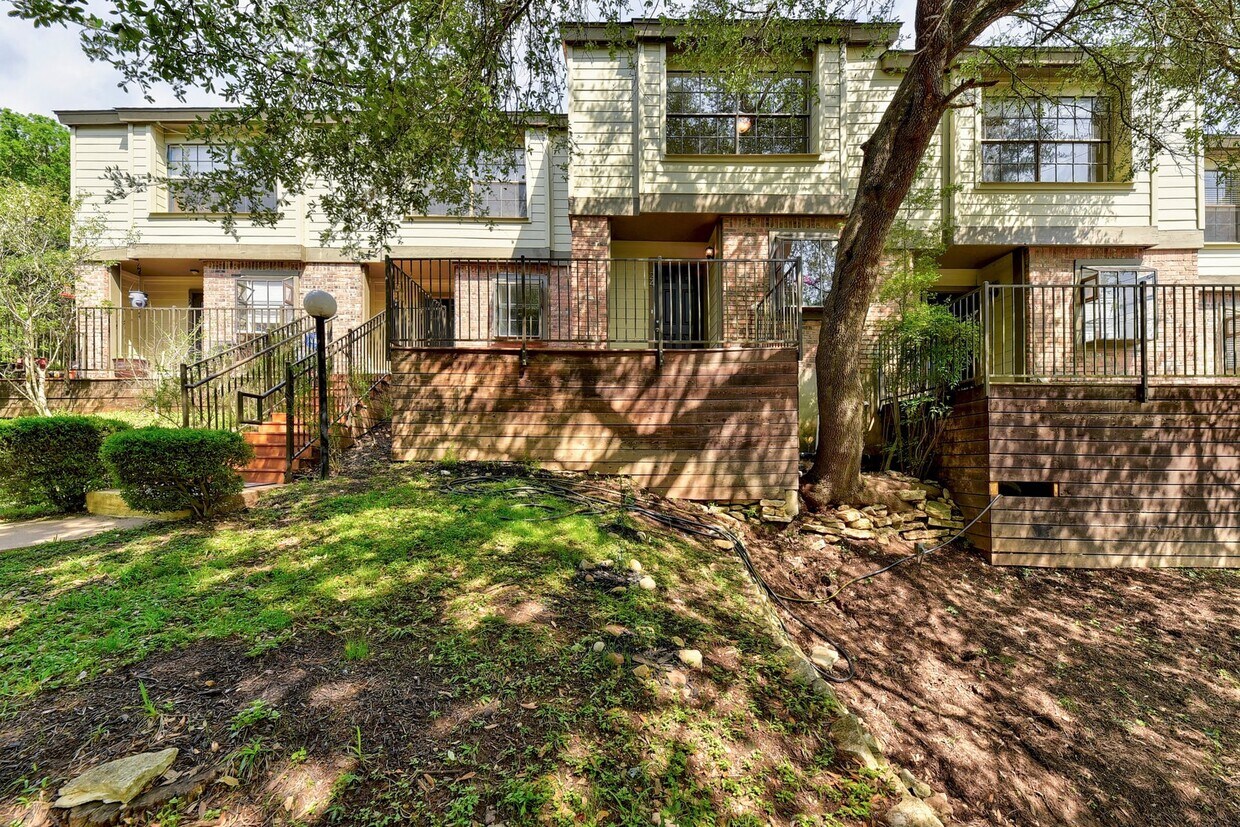 1804 Capital Pky, Austin, TX 78746 Townhome Rentals in Austin TX