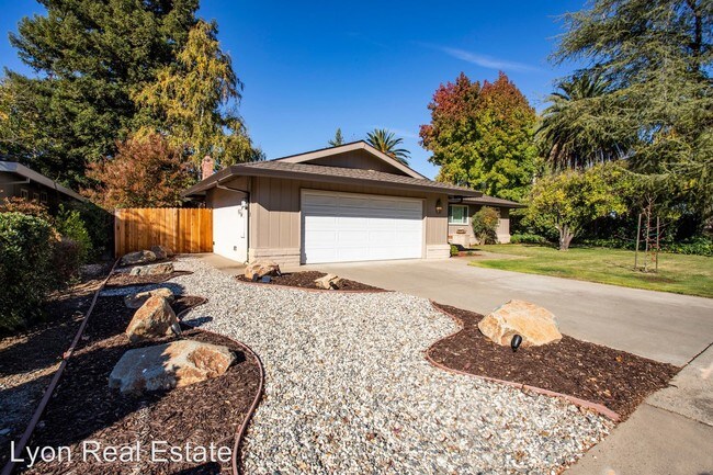 Building Photo - 3 br, 2.5 bath House - 2851 Royal Palm Way