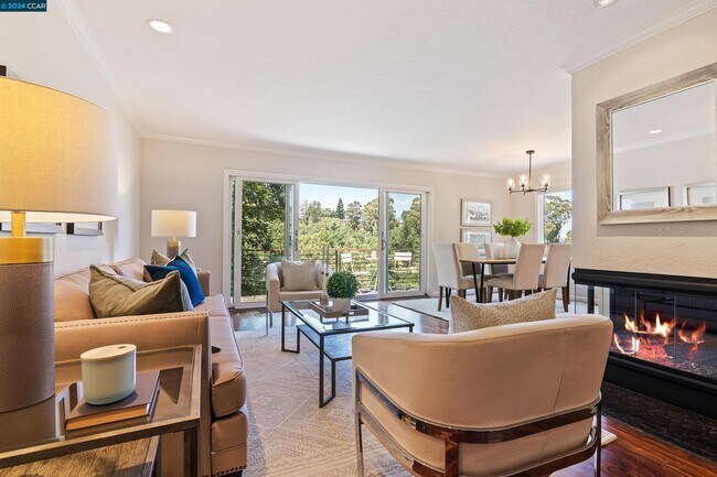 Building Photo - 3346 Woodview Ct