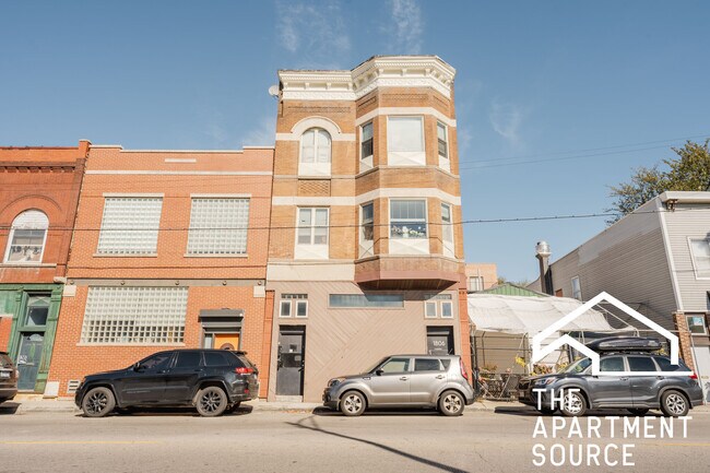 Foto del edificio - 1806 W Grand Ave