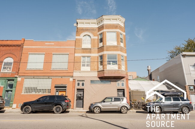 Building Photo - 1806 W Grand Ave