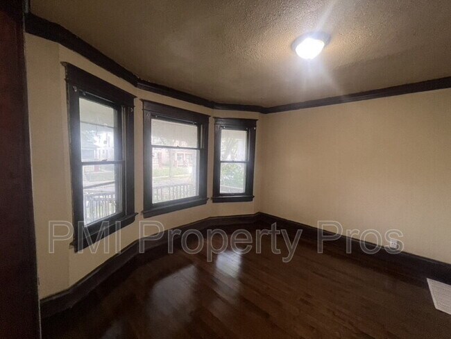 Building Photo - 2851 N 24th Pl