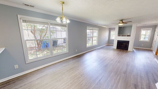 Foto del edificio - 3 Bedroom Ranch with Bonus Room in Gated Community & Jack Britt School District!
