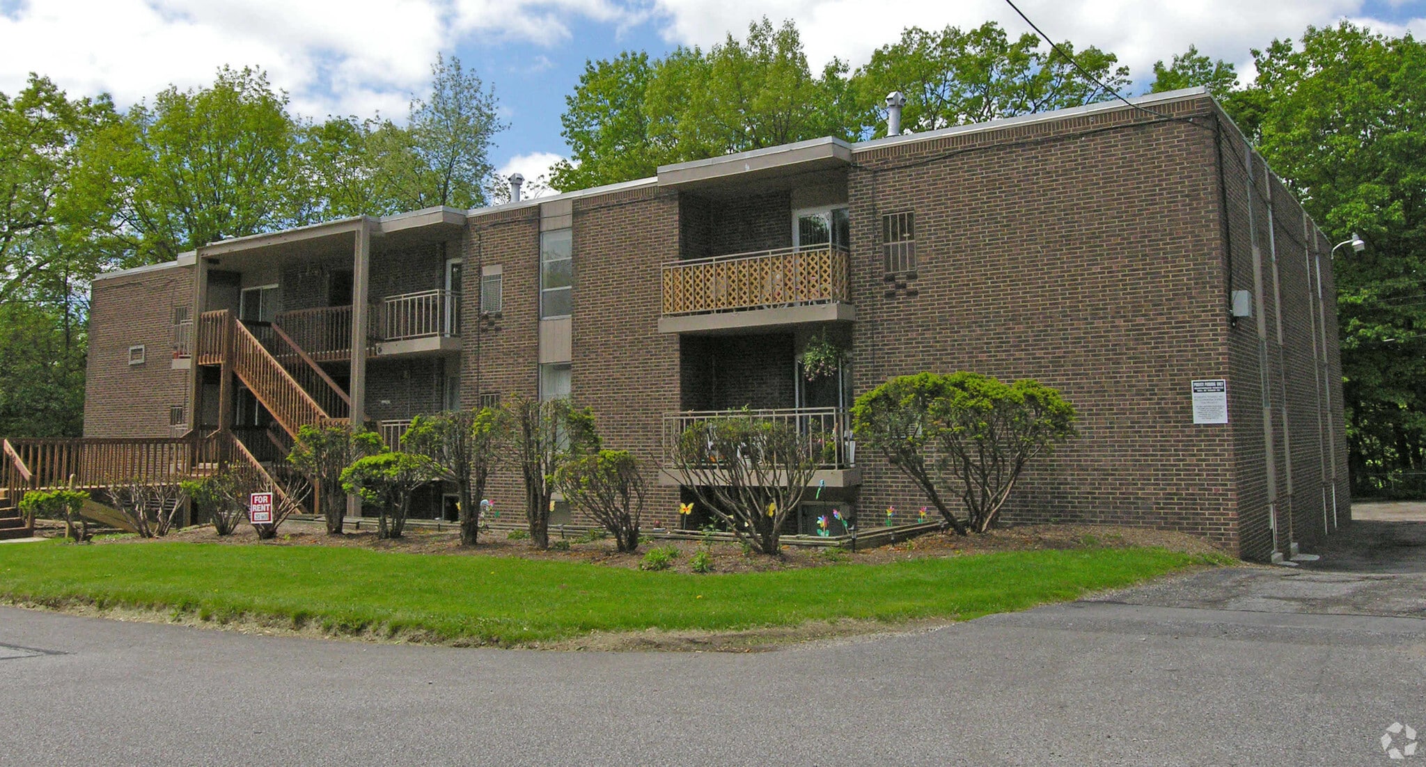 Hillcrest Apartments – photo 1 of 9