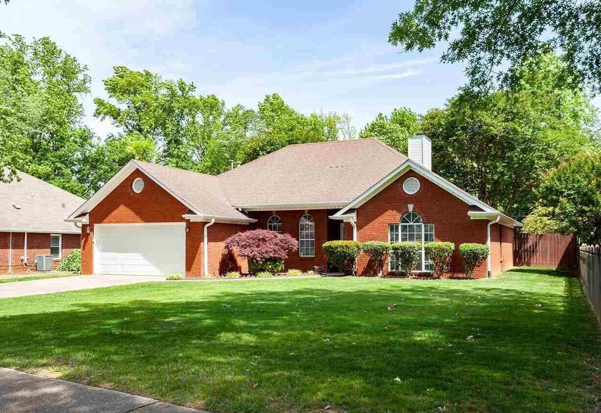 Foto principal - 108 Park Meadow Dr