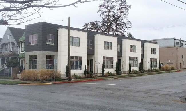 Building Photo - 1002 south 13th street
