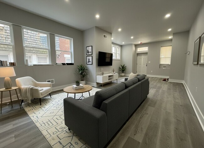 Building Photo - 4917 N 13th St