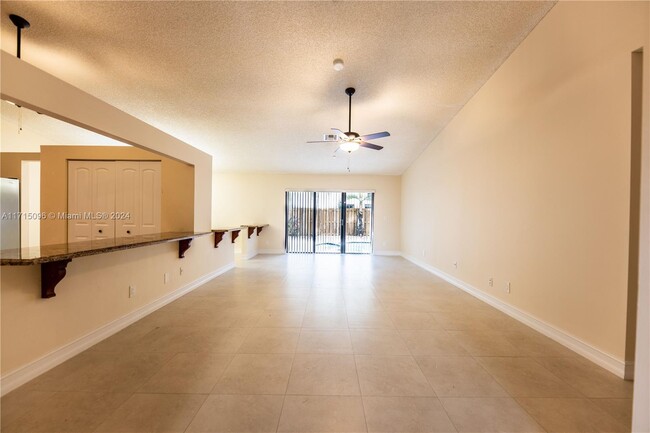 Foto del edificio - 4140 NW 96th Terrace