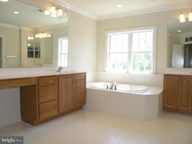 Building Photo - 3717 Fidelis Ct