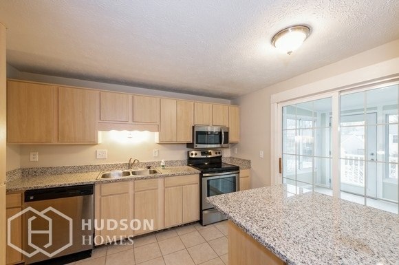 Building Photo - AVAILABLE NOW! -1814 ROCKYGLEN DR, FREDERI...