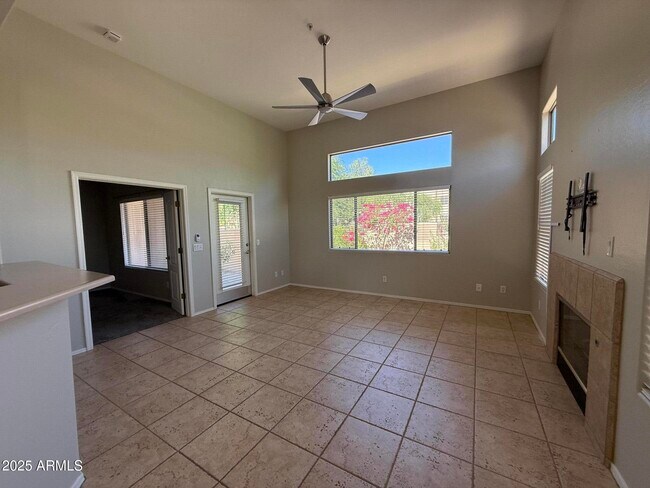 Foto del edificio - 9065 E Gary Rd