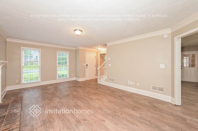 Foto del edificio - 3453 Woodlaurel Dr