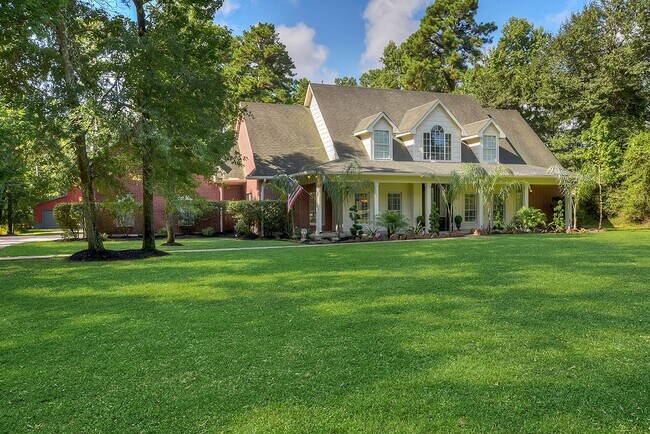 Foto del edificio - 10819 Lake Windcrest Blvd