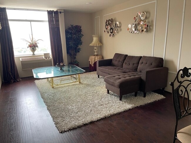 Foto del edificio - 7510 Hornwood Dr