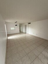 Building Photo - 6884 N Kendall Dr