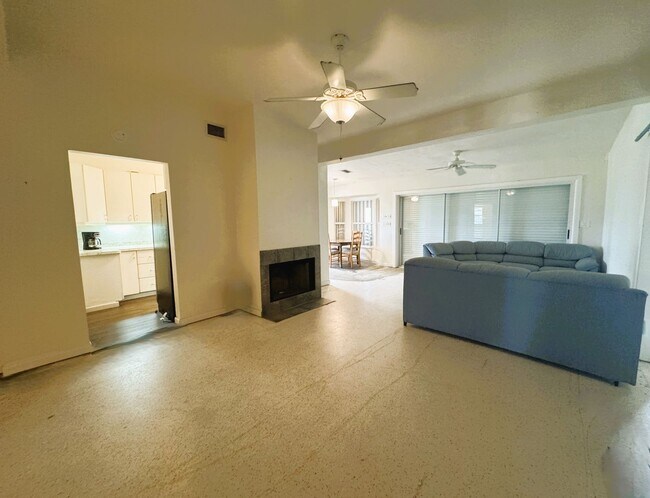 Foto del edificio - Waterfront Pool Home in Port Charlotte