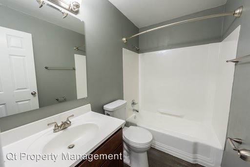 Building Photo - 616-625 N Oaks Dr