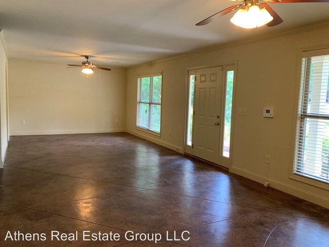 Building Photo - 1738 Milledge Ave Ext
