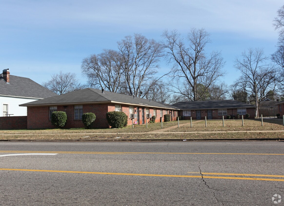 Primary Photo - Longview Apartments