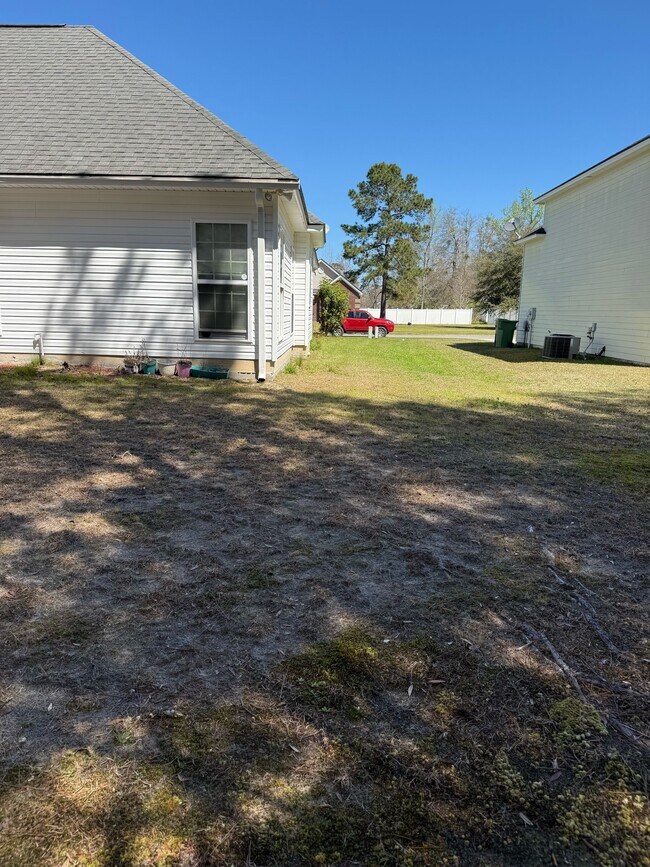 Building Photo - 656 Mahoney Rd