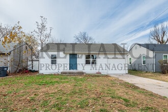 Building Photo - 1631 S Fern St