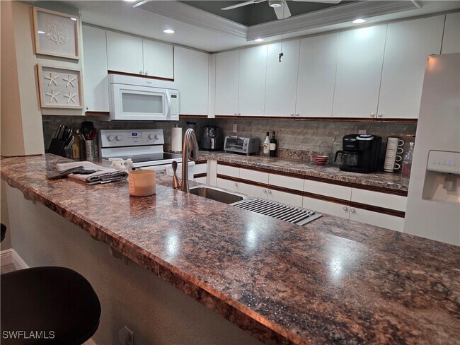 Foto del edificio - 22161 Tallwood Ct