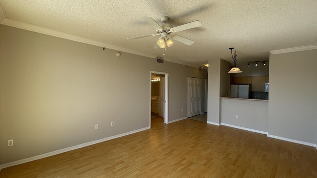 Building Photo - 616 Clearwater Park Rd