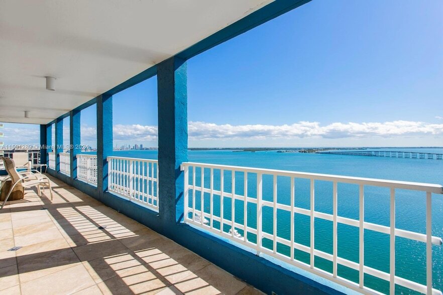 Foto principal - 1627 Brickell Ave