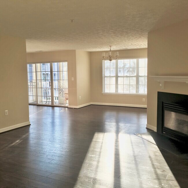 Foto del edificio - 6117 Springwater Pl