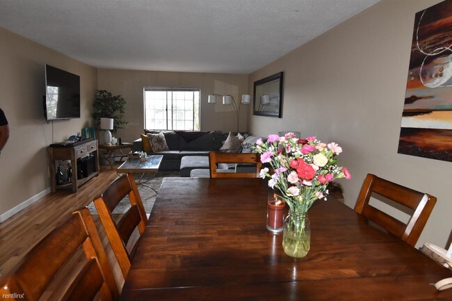 Building Photo - 472-474 Broadway