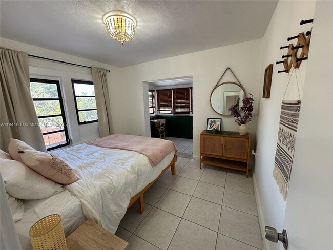 Foto del edificio - 3901 SW 6th St