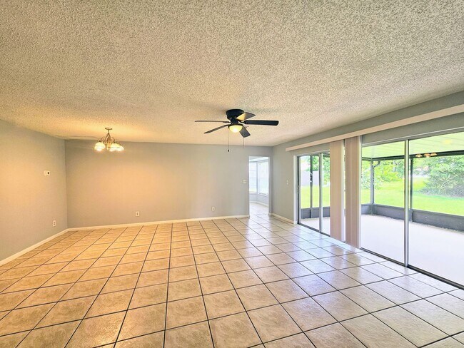 Foto del edificio - Beautifully Maintained 3-Bedroom Home with...