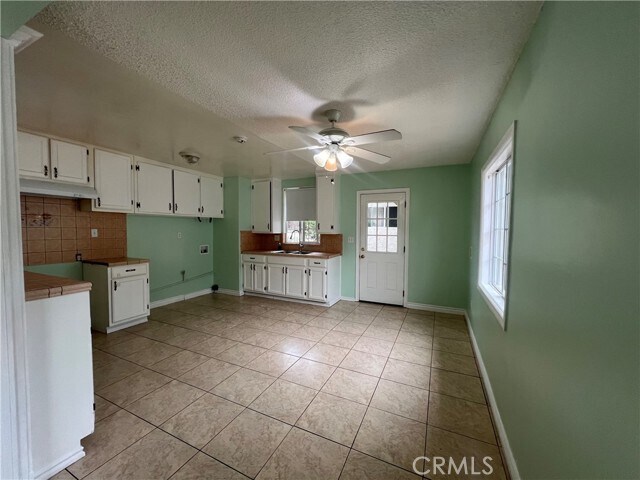 Foto del edificio - 4612 W 169th St