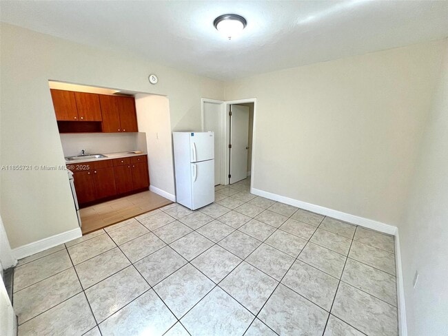Building Photo - 698 NE 85th St