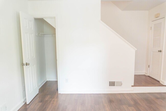 Foto del edificio - Charming 2BR Home in Lily Ponds NE DC – Ac...